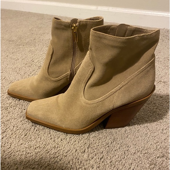 Vince Camuto Amtinda Square Toe Block Heel Leather Bootie Size 9 - Picture 2 of 4
